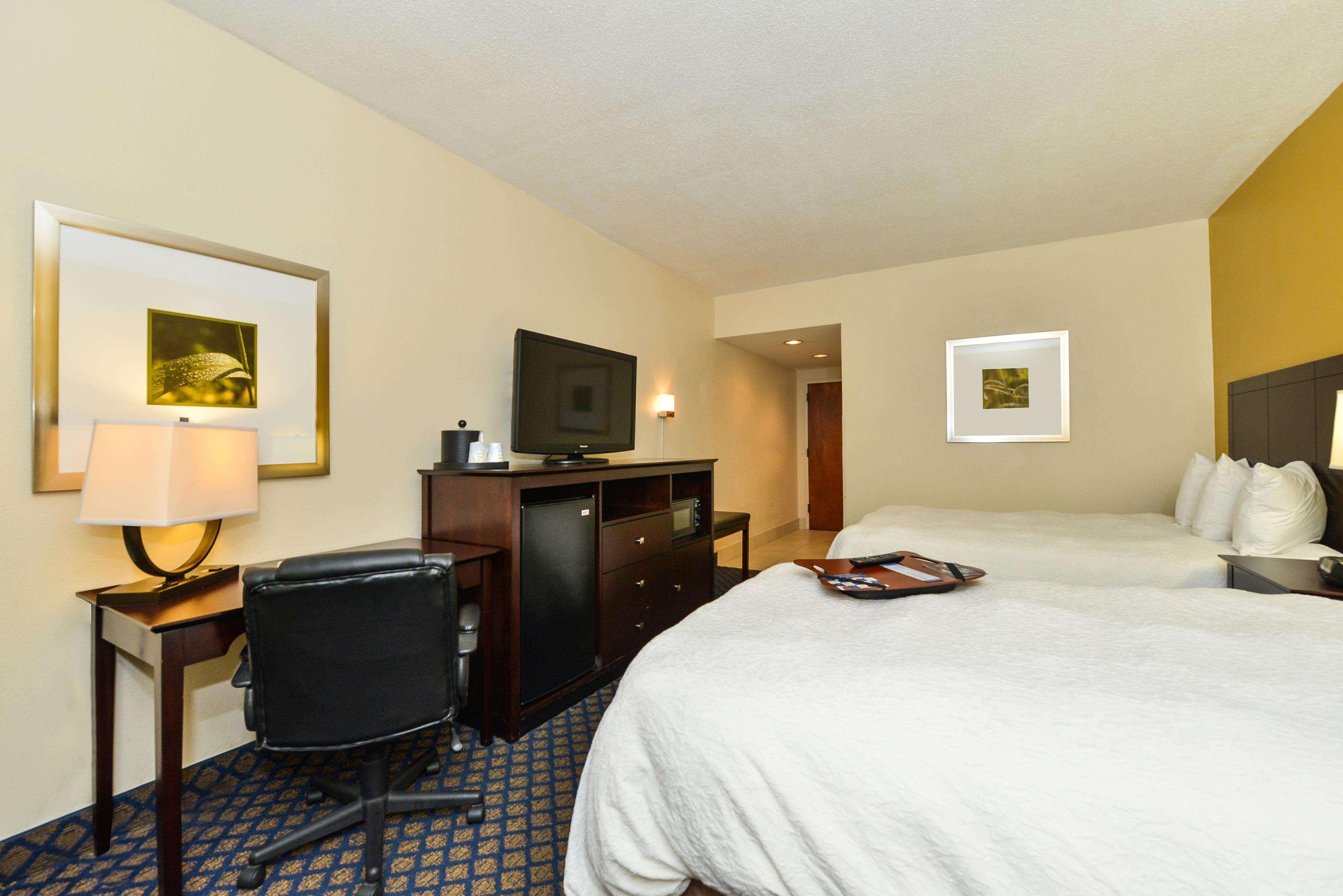 Hampton Inn Petersburg-Fort Gregg Adams מראה חיצוני תמונה