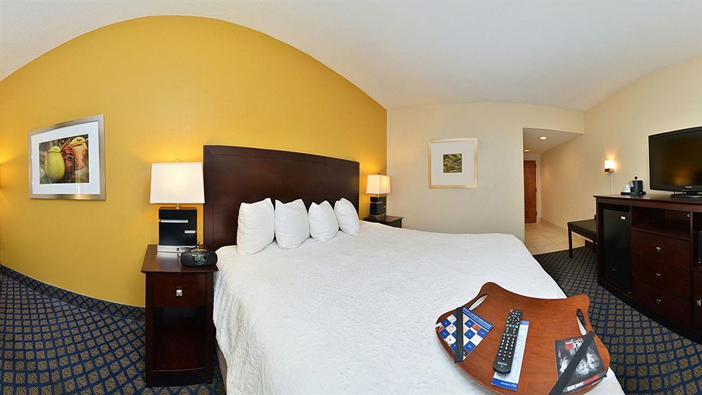 Hampton Inn Petersburg-Fort Gregg Adams מראה חיצוני תמונה